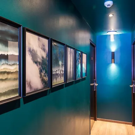 ホテル No 8 Bed & Bar