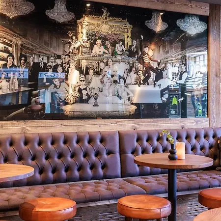 ホテル No 8 Bed & Bar