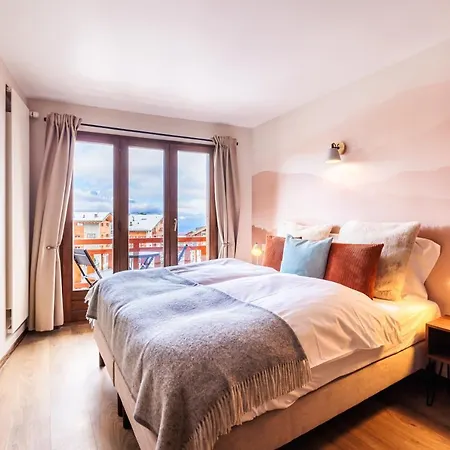 No 8 Bed & Bar 3* ヴェルビエール