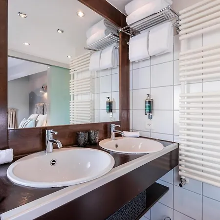 No 8 Bed & Bar ホテル