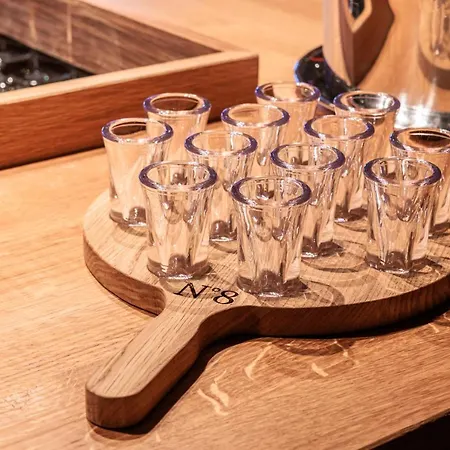 ホテル No 8 Bed & Bar 3*