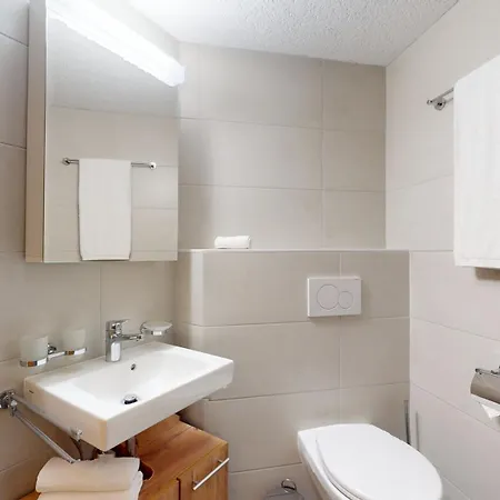 No 8 Bed & Bar Hotel 3*