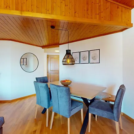 No 8 Bed & Bar ホテル ヴェルビエール