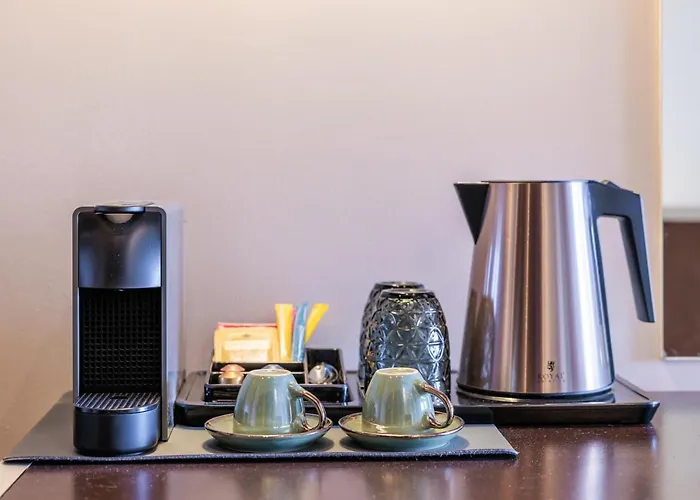 No 8 Bed & Bar 酒店 3*