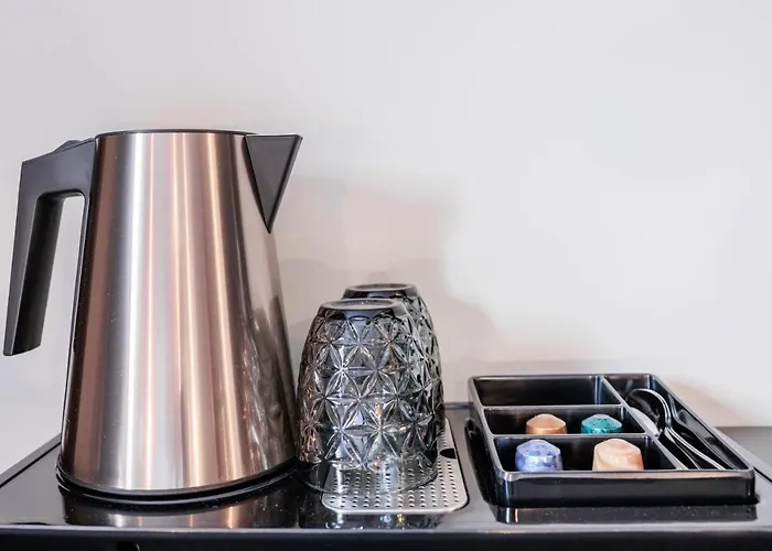 No 8 Bed & Bar 酒店