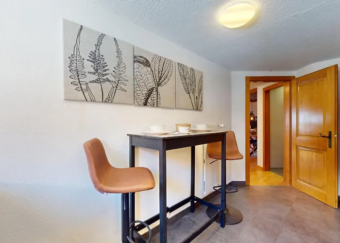 酒店 No 8 Bed & Bar 3*