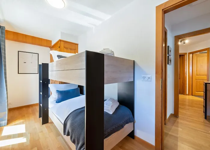 No 8 Bed & Bar 3* 韦尔比耶