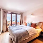 No 8 Bed & Bar 3* וורבייה
