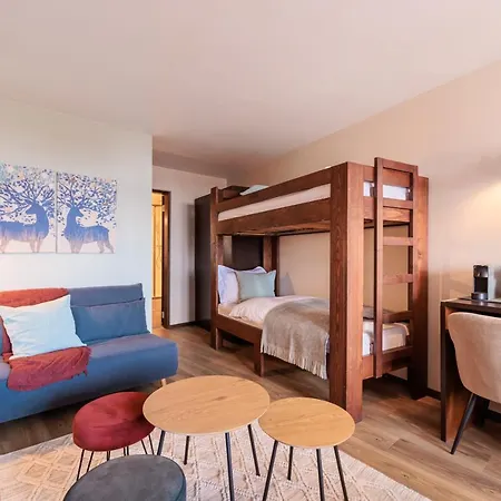 No 8 Bed & Bar 3*