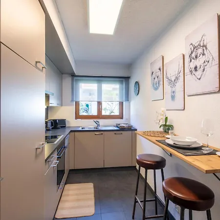 No 8 Bed & Bar 3*