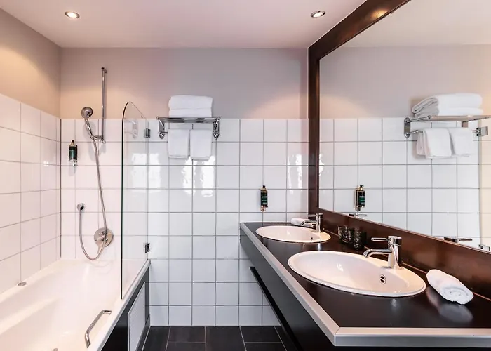 No 8 Bed & Bar Hotel